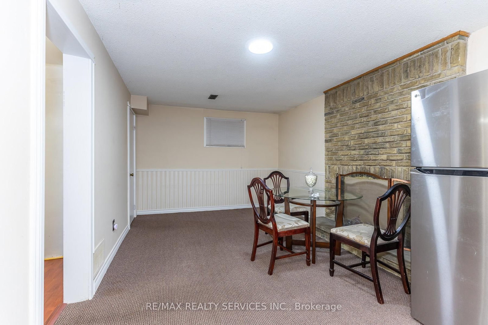 1217 Gloucester Square • Pickering, ON photo 39