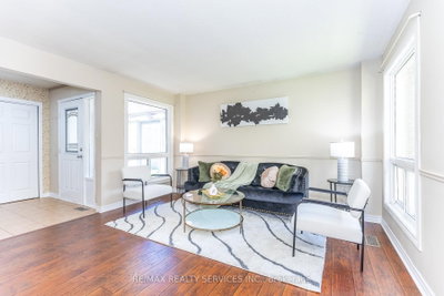 1217 Gloucester Square • Pickering, ON photo 5