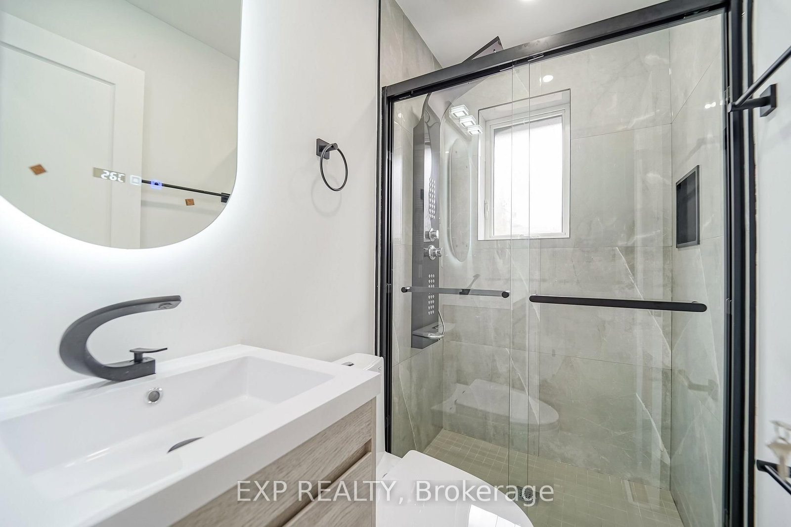 31A Laurel Avenue • Toronto, ON photo 18