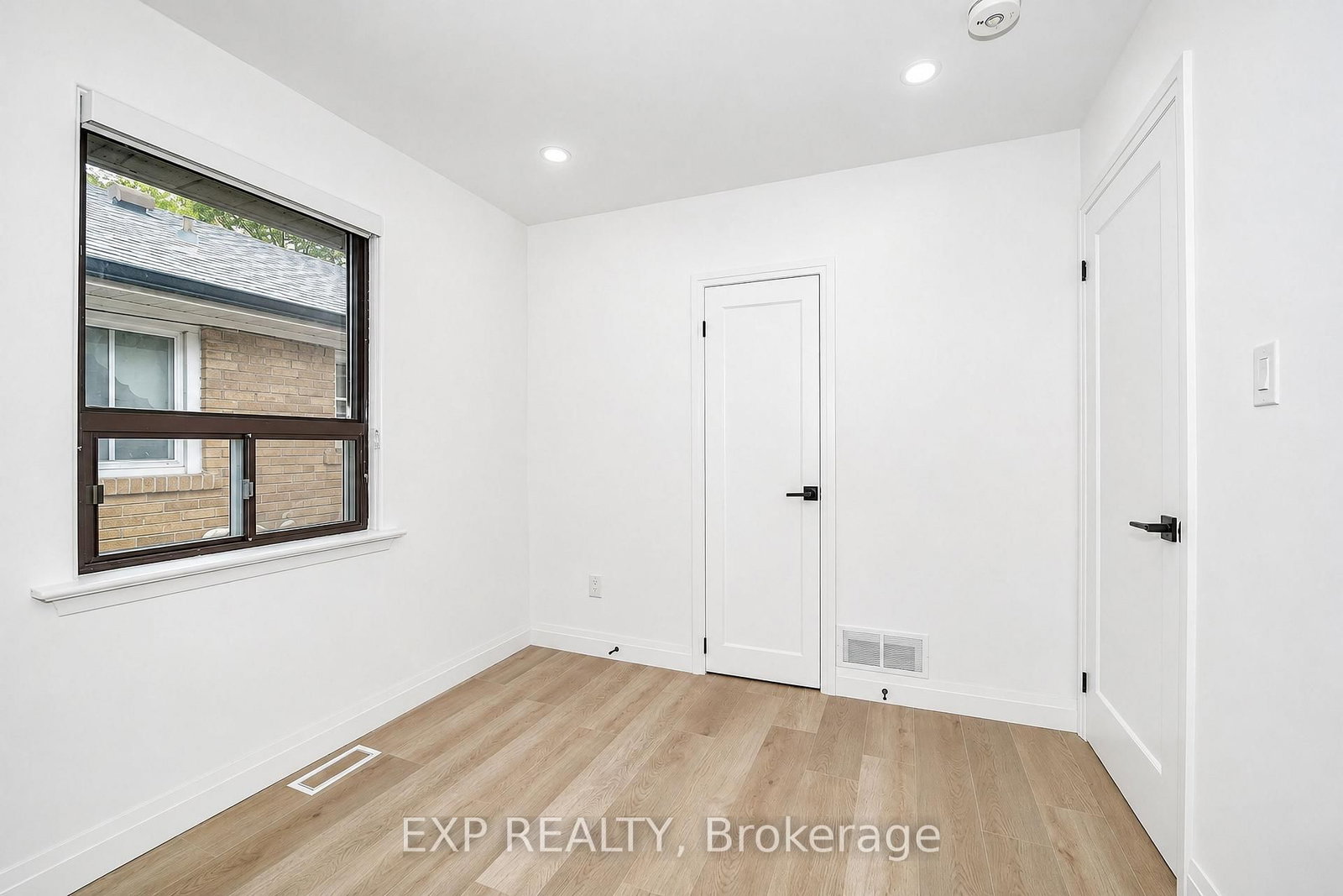 31A Laurel Avenue • Toronto, ON photo 21