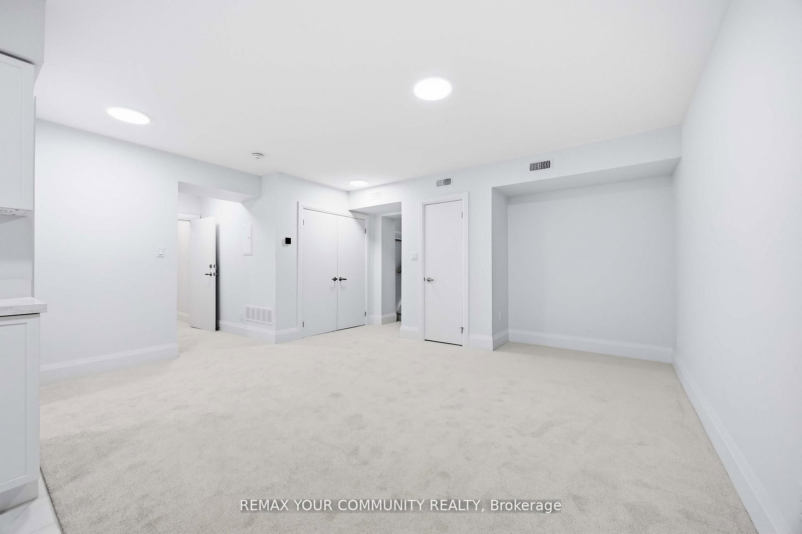 Listing Image 41