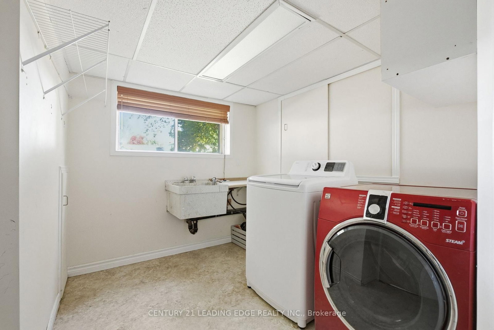 7 DAWSON Street • Whitby, ON photo 36