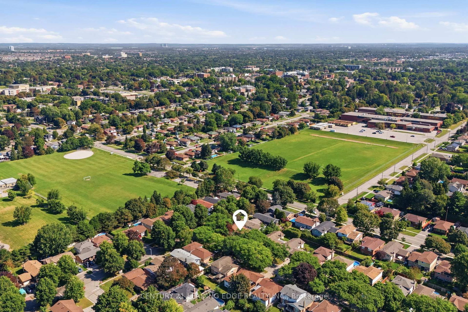 7 DAWSON Street • Whitby, ON photo 44