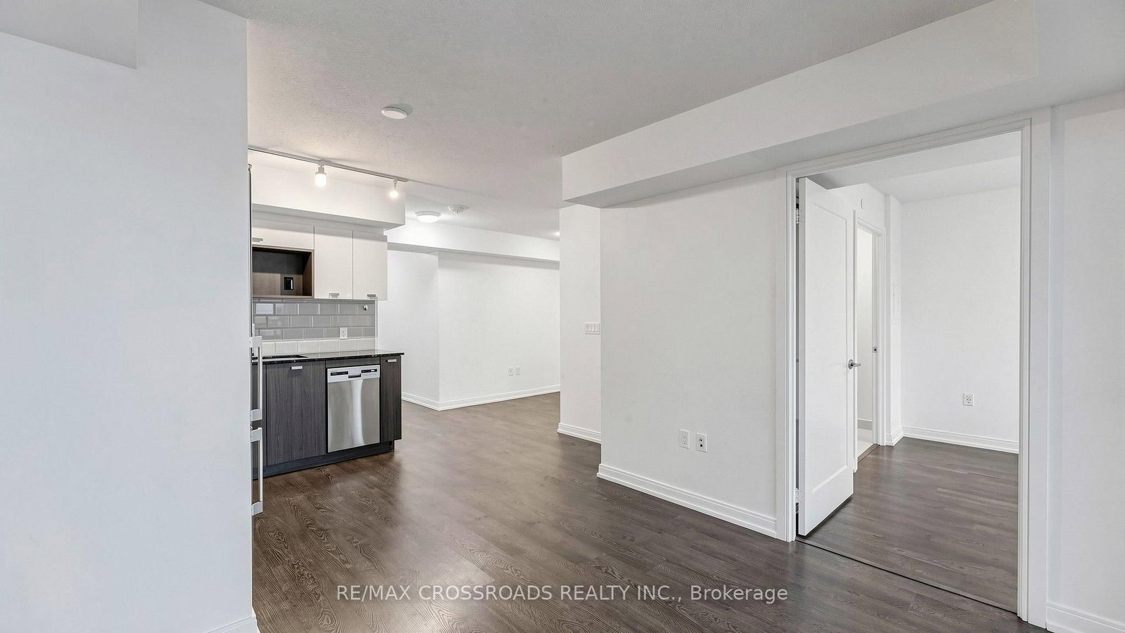 275 Village Green Square • #525 • Toronto, ON photo 13