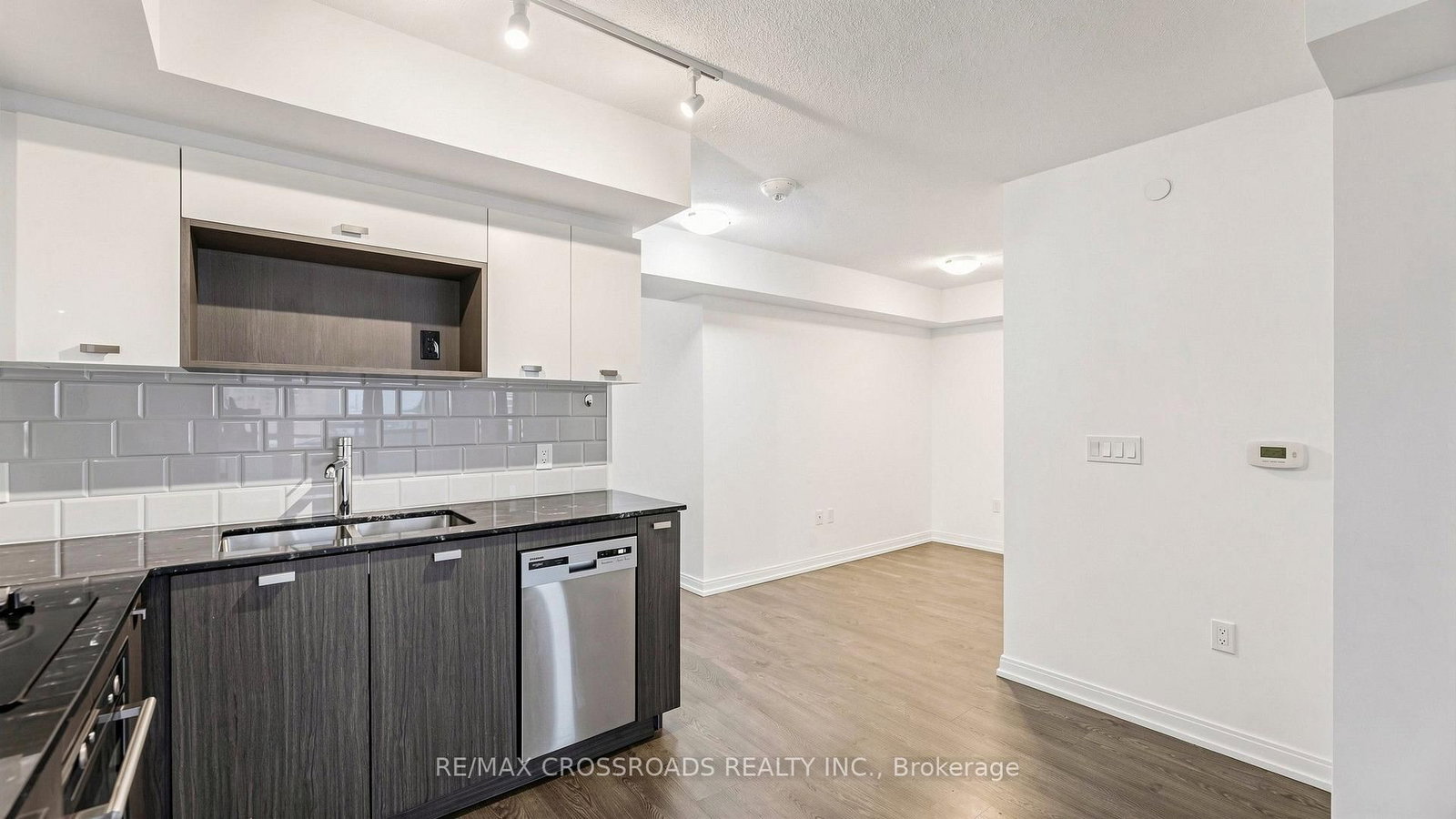 275 Village Green Square • #525 • Toronto, ON photo 16