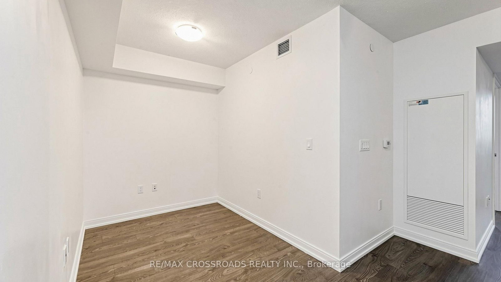 275 Village Green Square • #525 • Toronto, ON photo 19