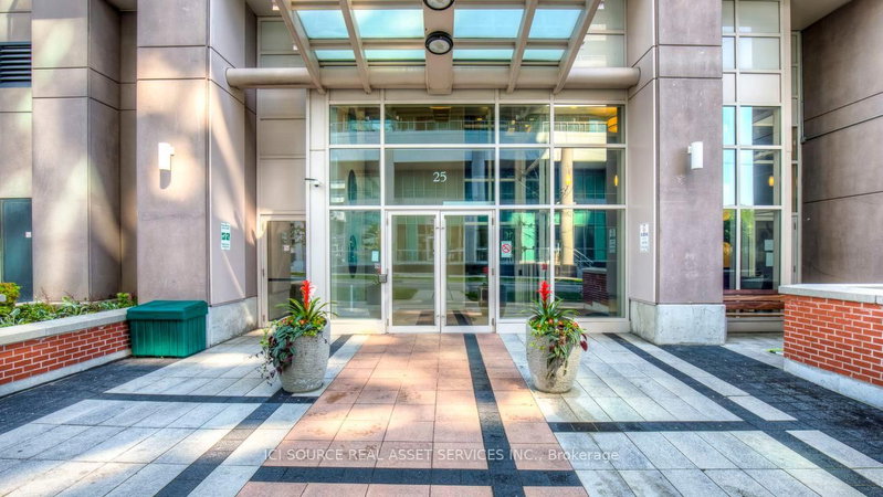 1001 - 25 Town Centre Court
