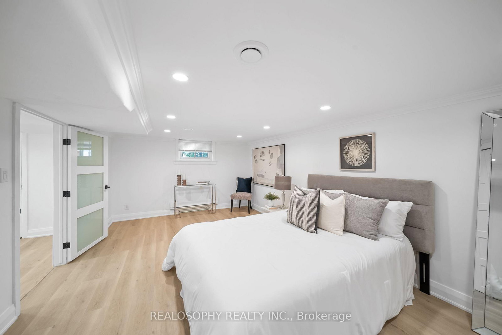 69 Squires Avenue • Toronto, ON photo 18
