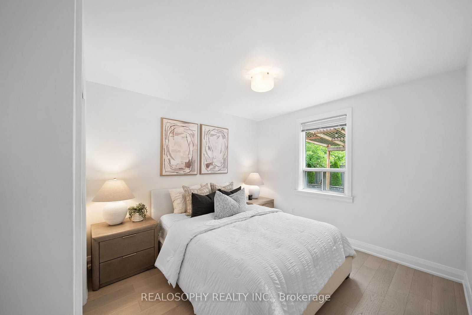 69 Squires Avenue • Toronto, ON photo 9