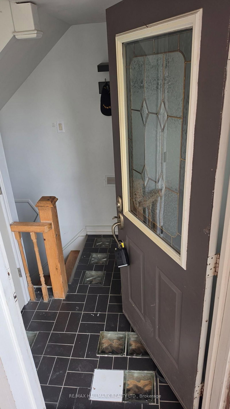 ROOM 2 - 888 KROSNO Boulevard