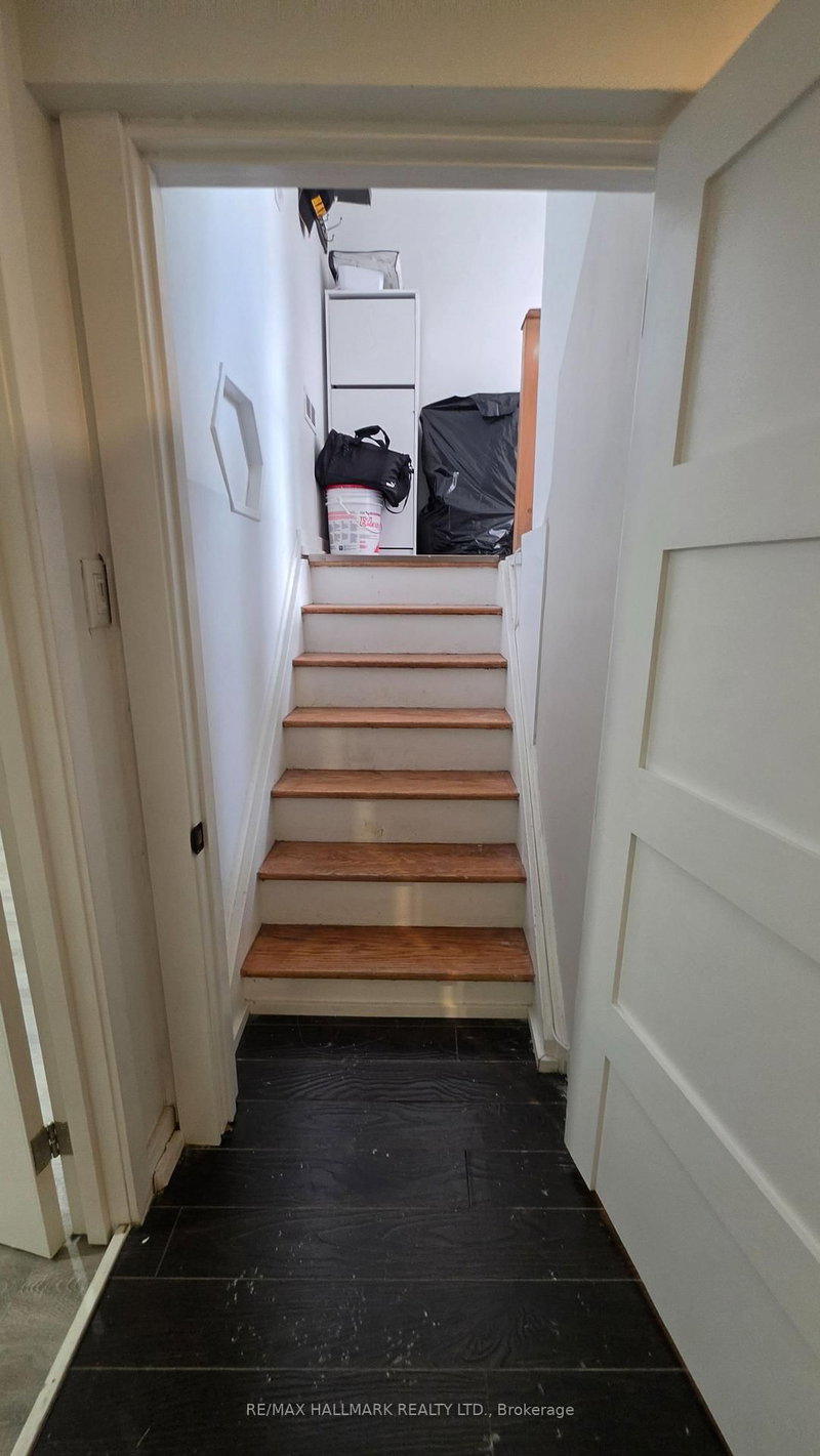 ROOM 2 - 888 KROSNO Boulevard