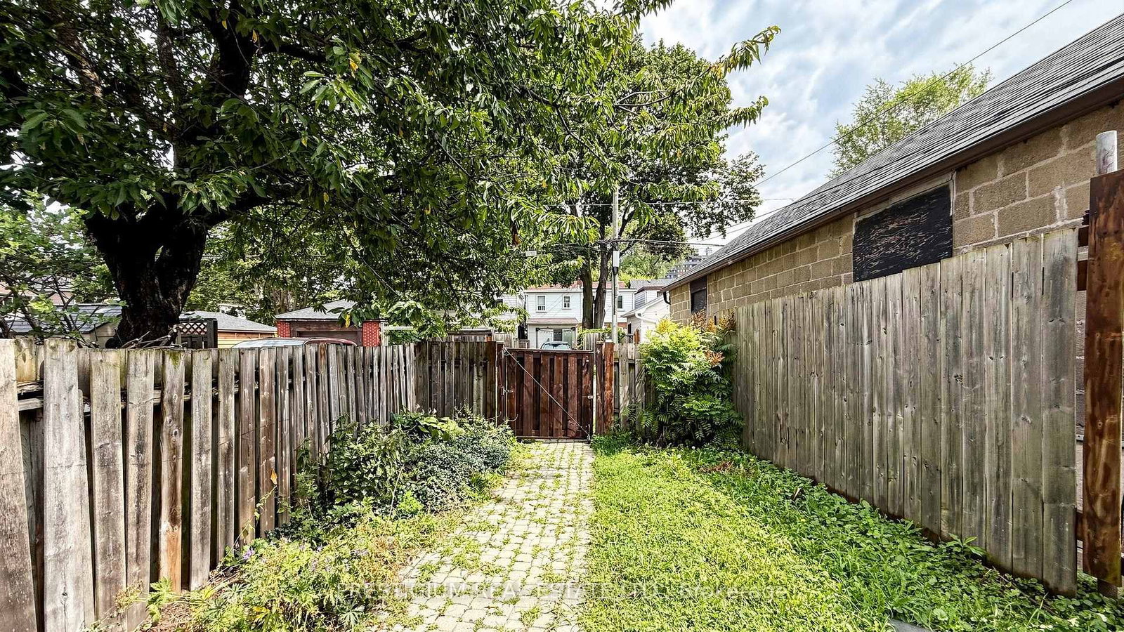 65 Eldon Avenue • Toronto, ON photo 30