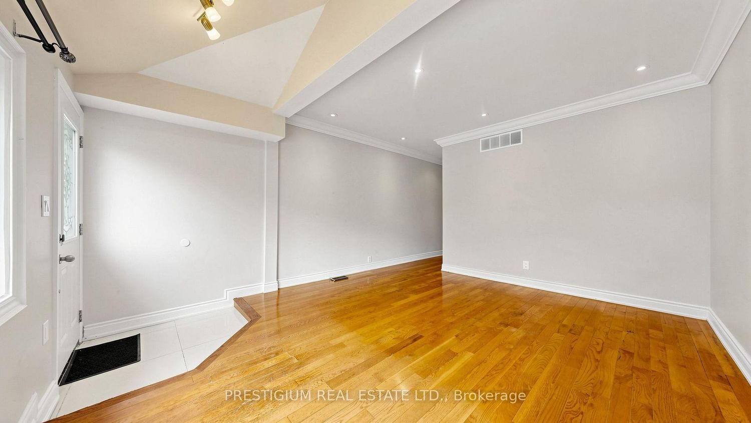 65 Eldon Avenue • Toronto, ON photo 6