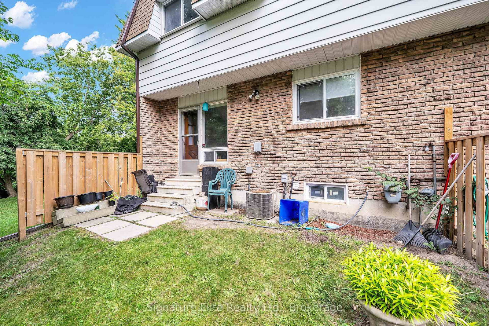 7-730 Cedar St, Oshawa, view 11