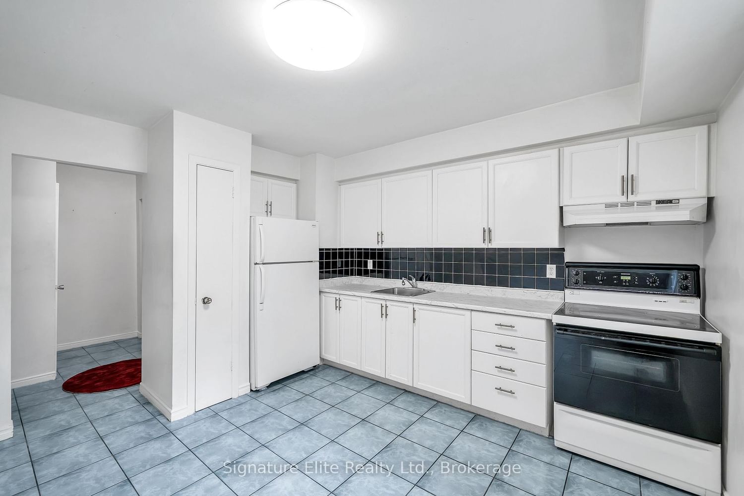 7-730 Cedar St, Oshawa, view 2