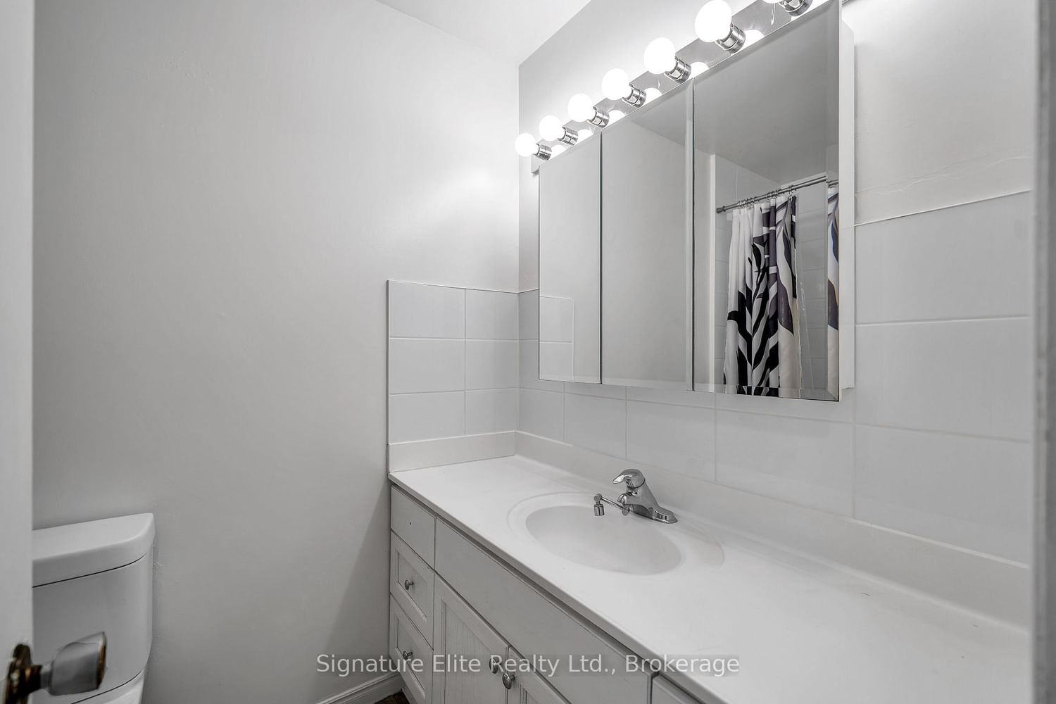 7-730 Cedar St, Oshawa, view 8