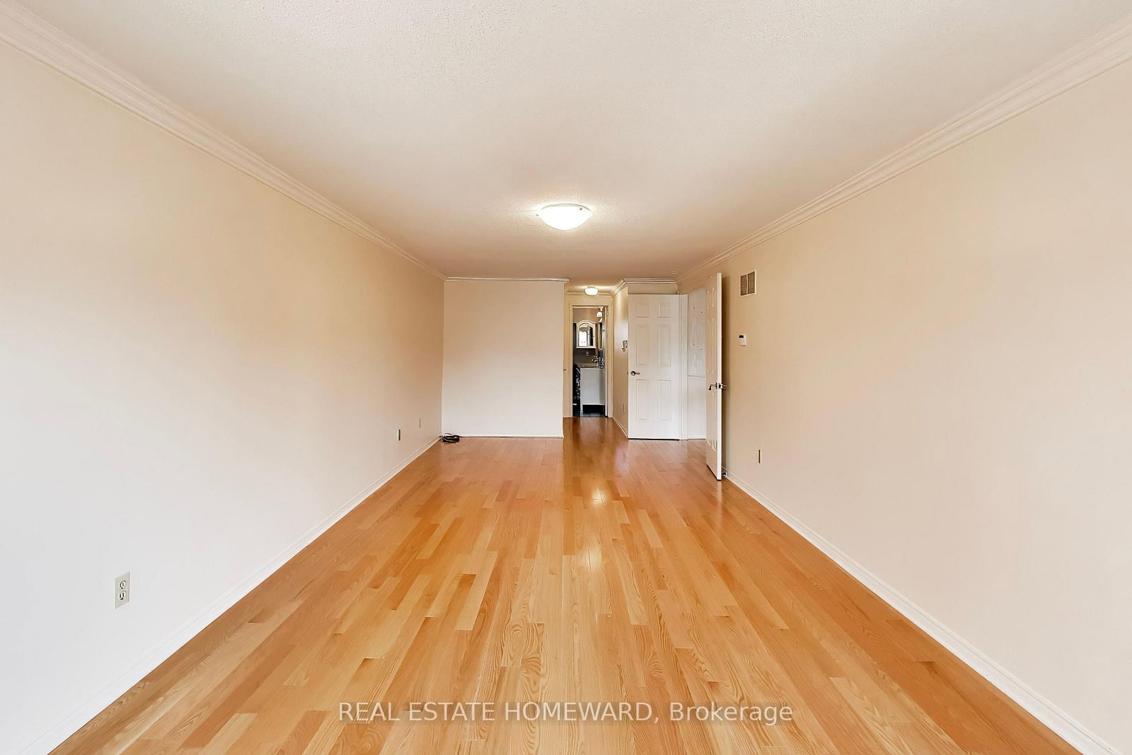 23 Hutchcroft Avenue • Toronto, ON photo 14