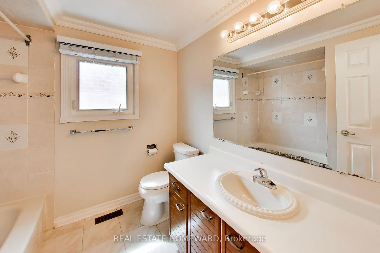 23 Hutchcroft Avenue • Toronto, ON photo 16