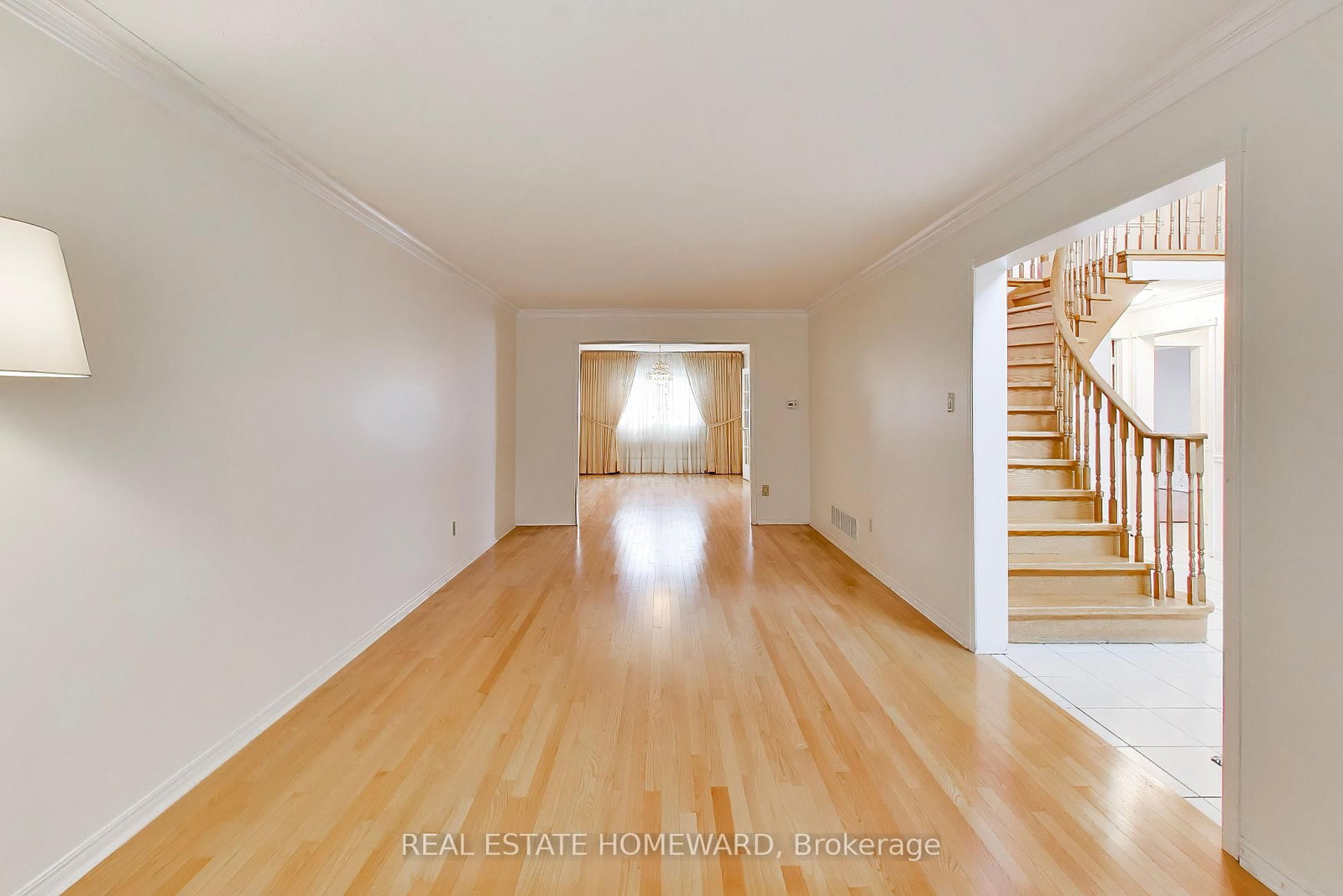 23 Hutchcroft Avenue • Toronto, ON photo 5