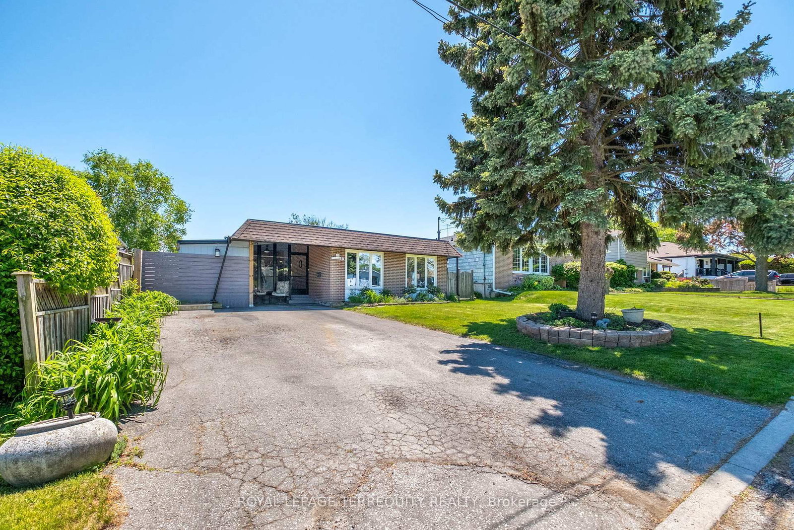971 Oklahoma Drive • Pickering, ON photo 3