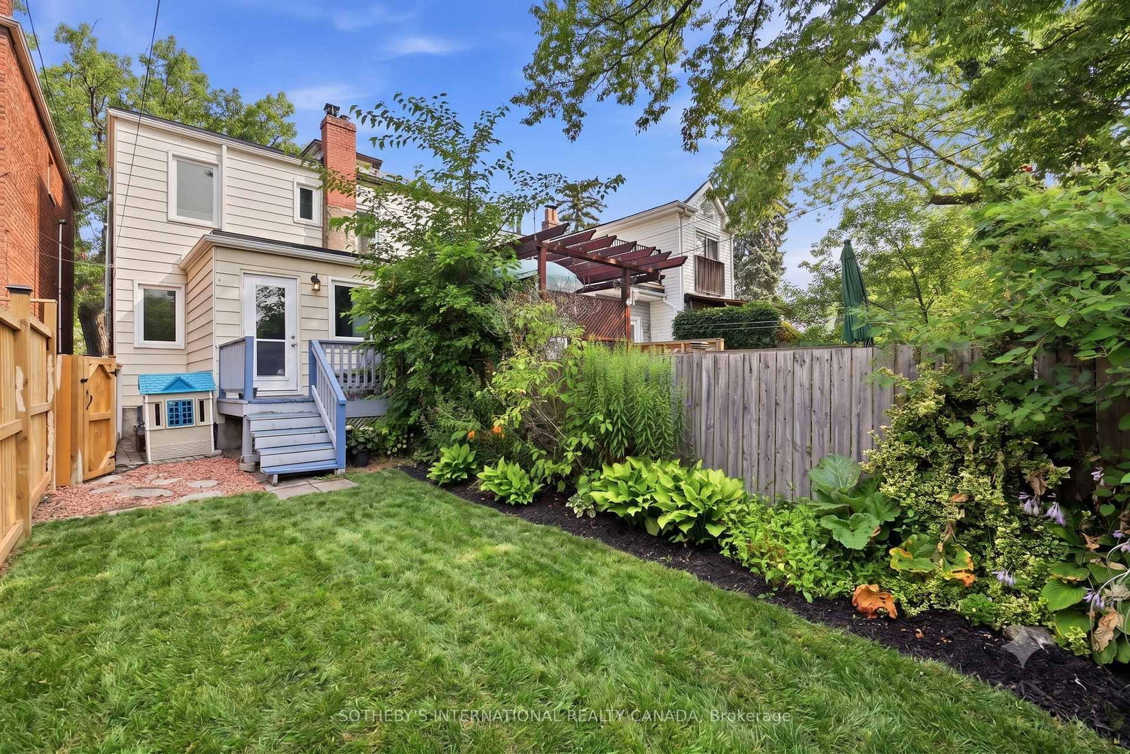 213 Oakcrest Avenue • Toronto, ON photo 33