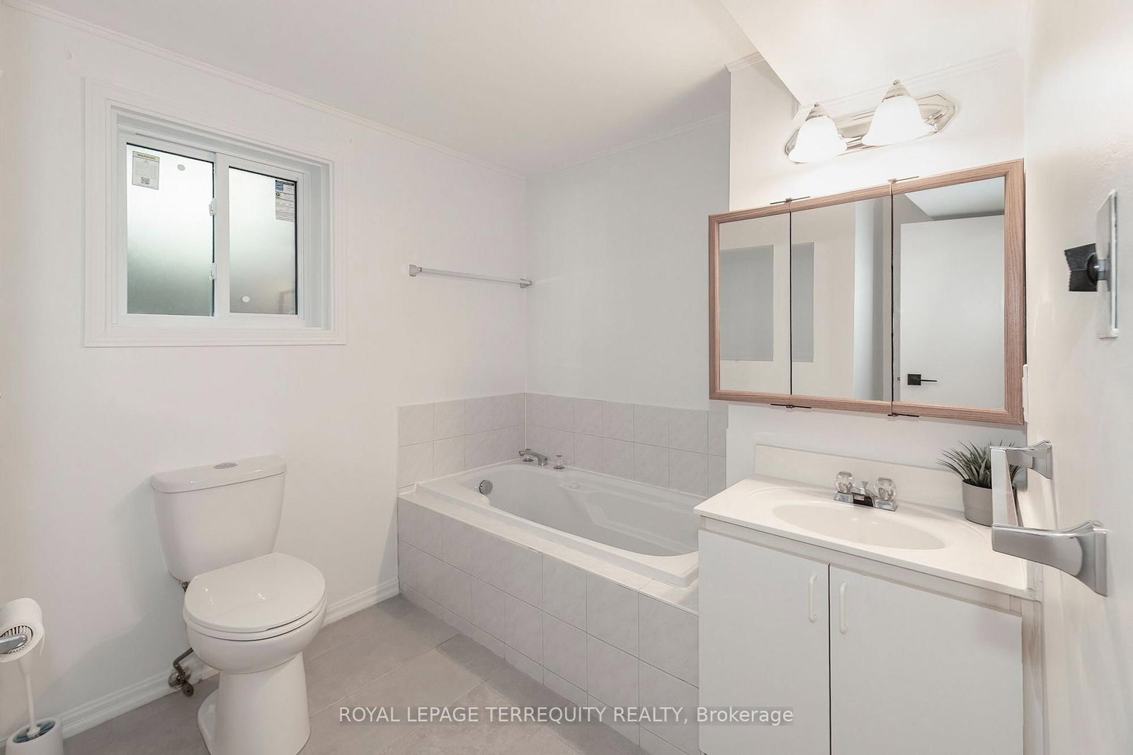 1214 Trowbridge Dr, Oshawa, view 21