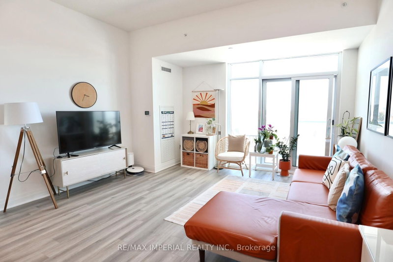 402 - 3220 Sheppard Avenue E