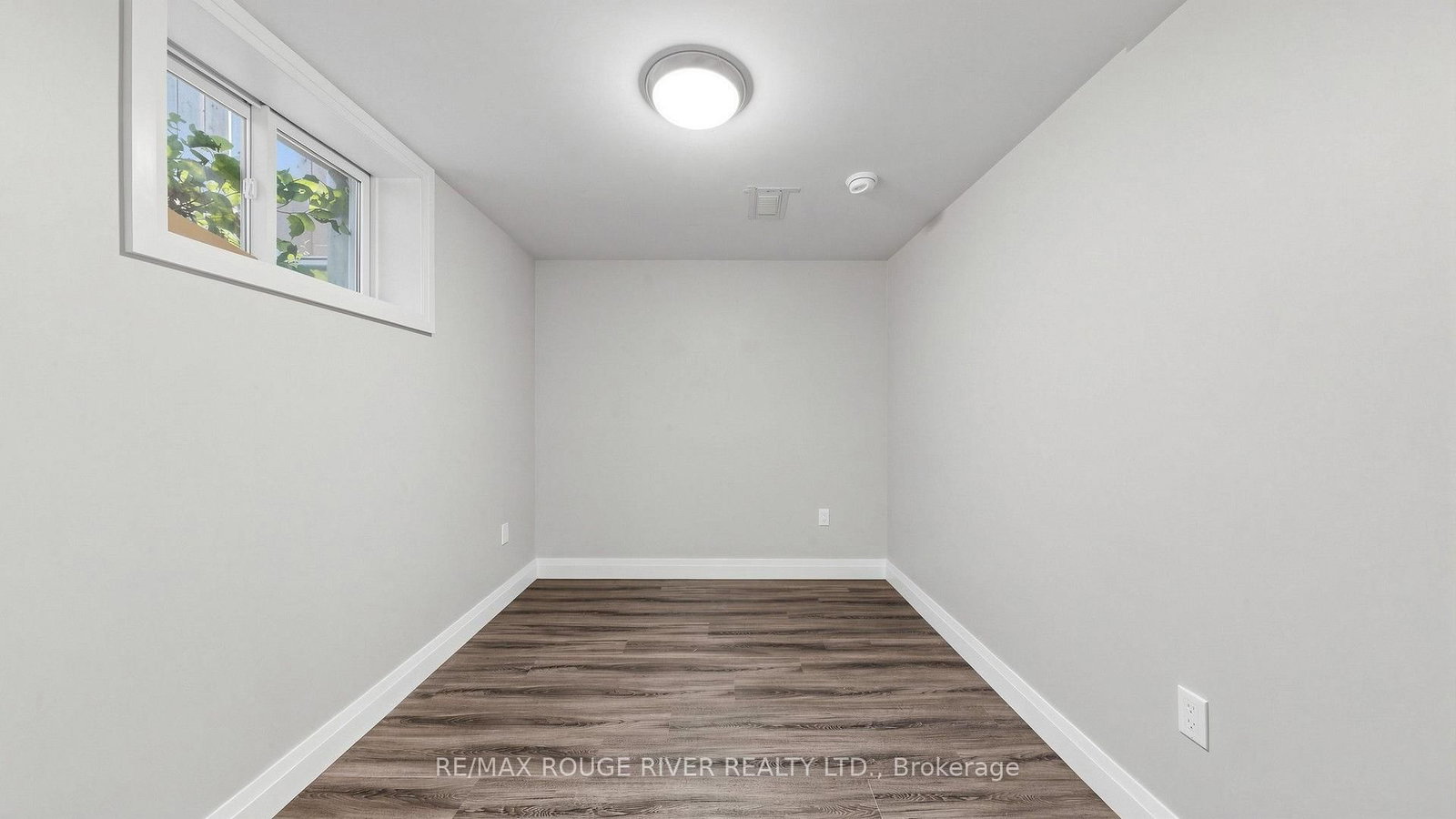 Lower-46 Sunset Dr, Oshawa, view 21