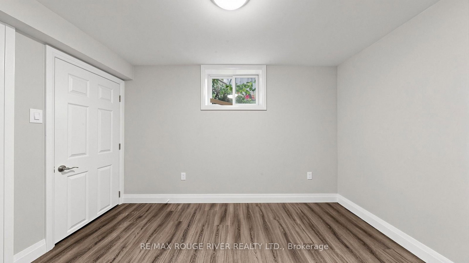 Lower-46 Sunset Dr, Oshawa, view 23
