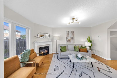 95 Beer Crescent • Ajax, ON photo 2