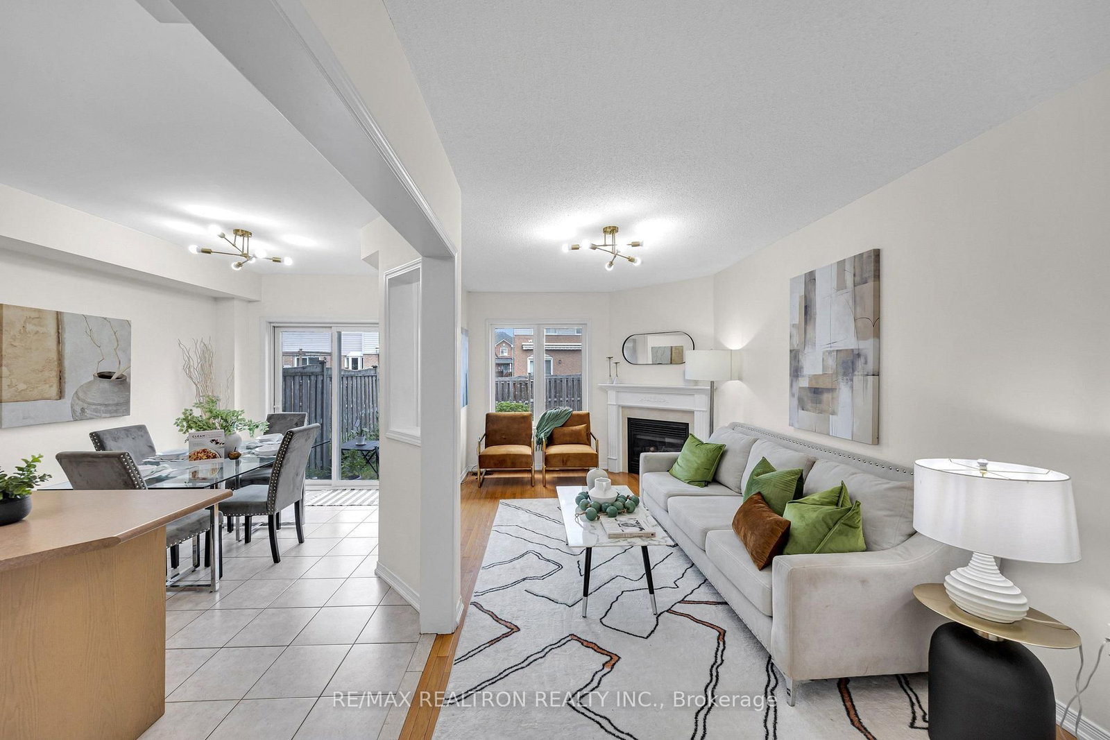 95 Beer Crescent • Ajax, ON photo 4