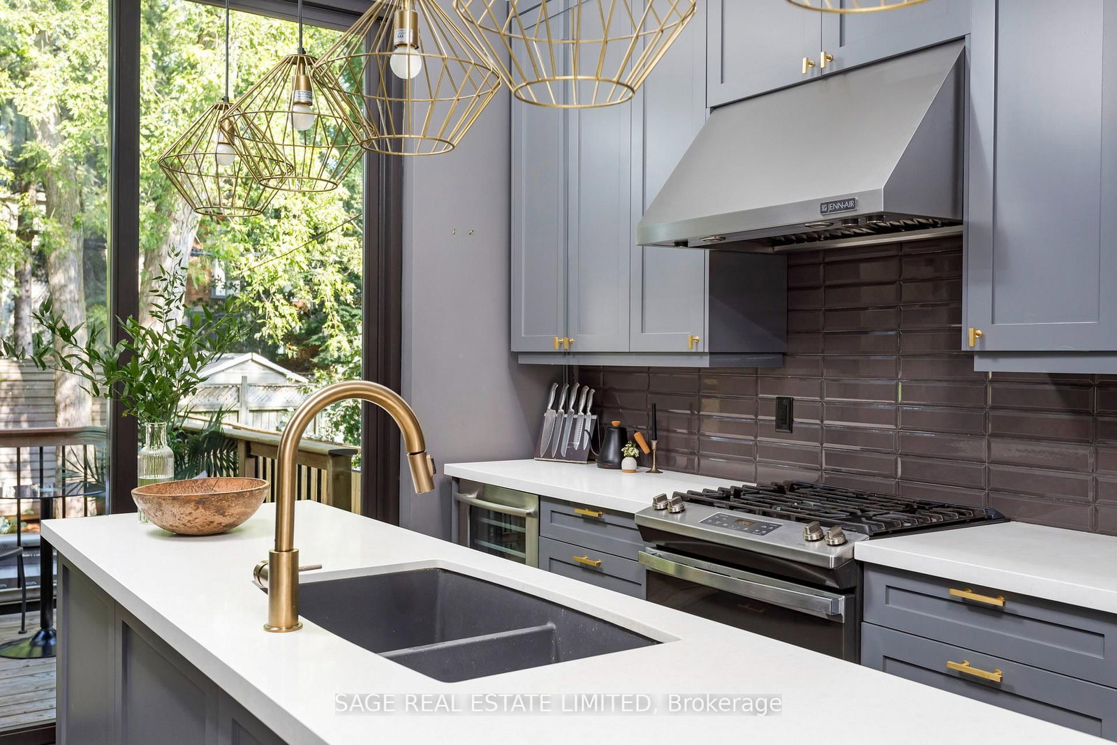 195 Boulton Avenue • Toronto, ON photo 10