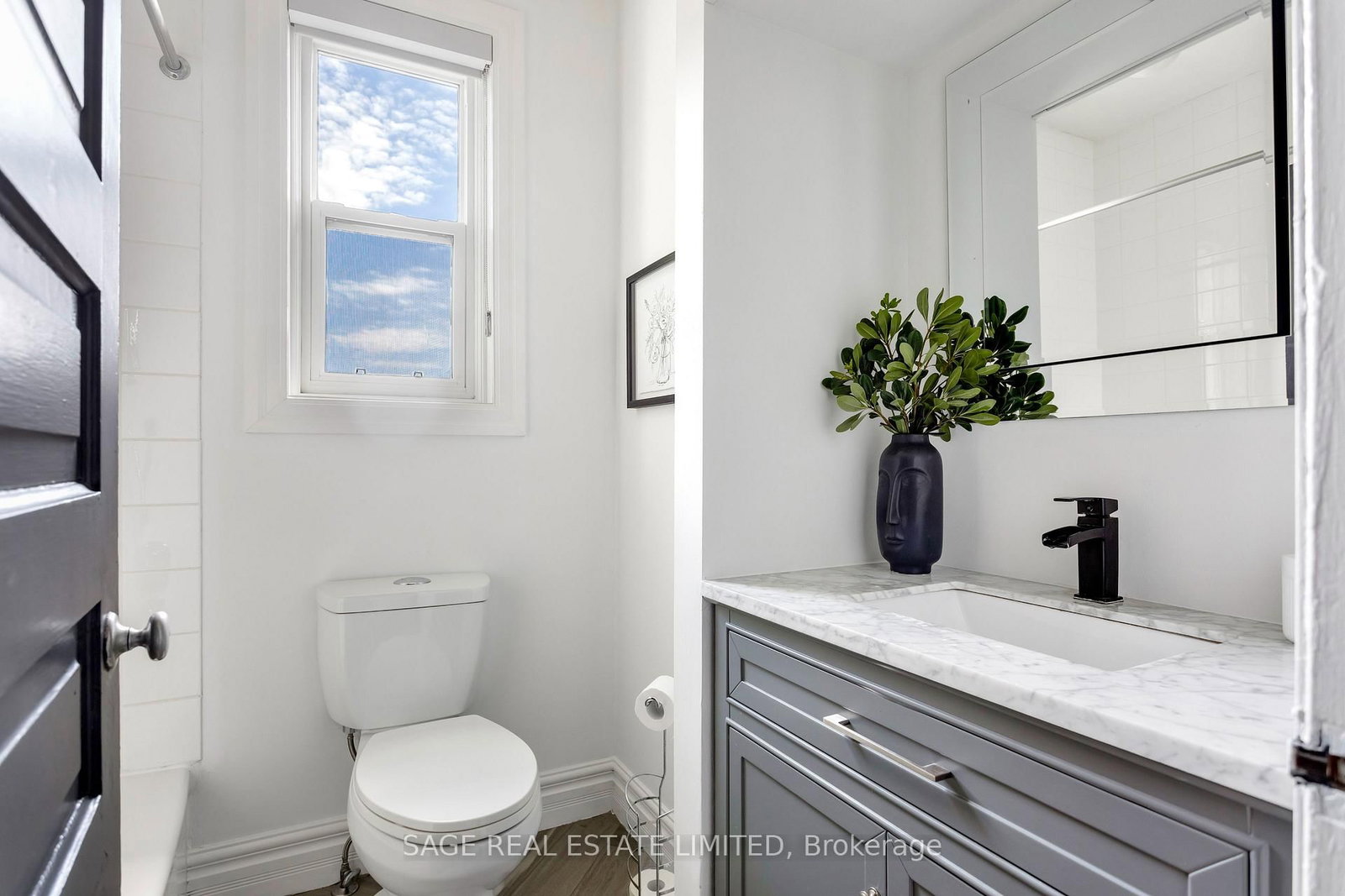 195 Boulton Avenue • Toronto, ON photo 29
