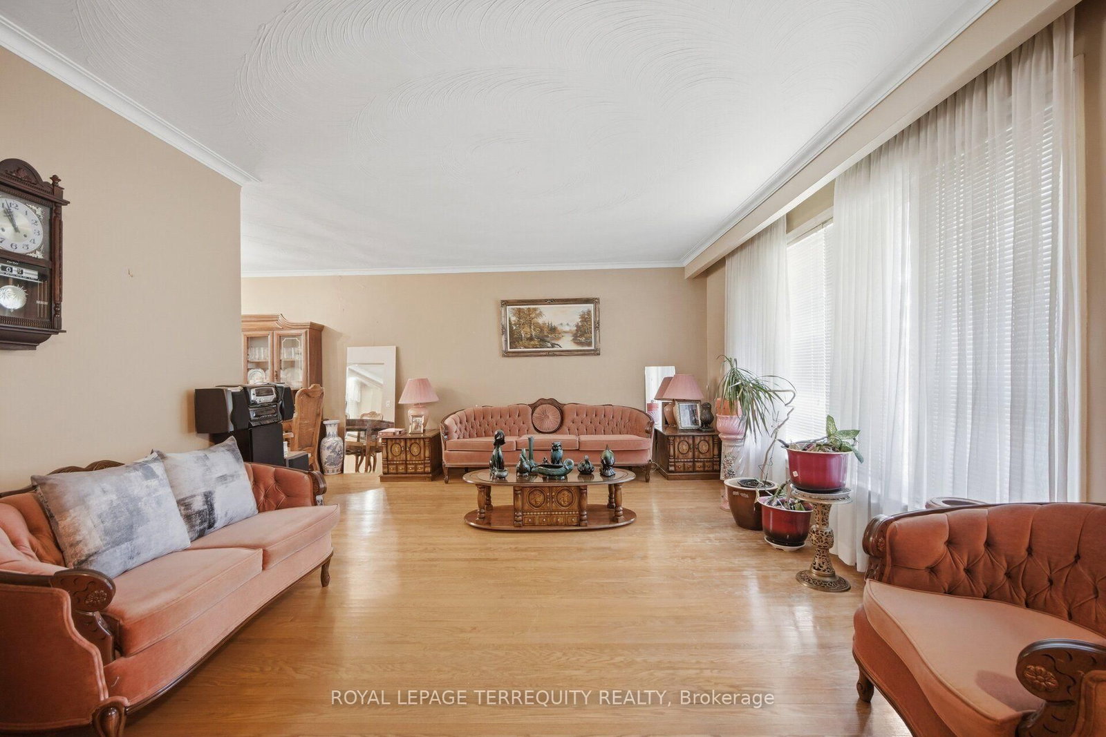 879 Scarborough Golf Club Road • Toronto, ON photo 9