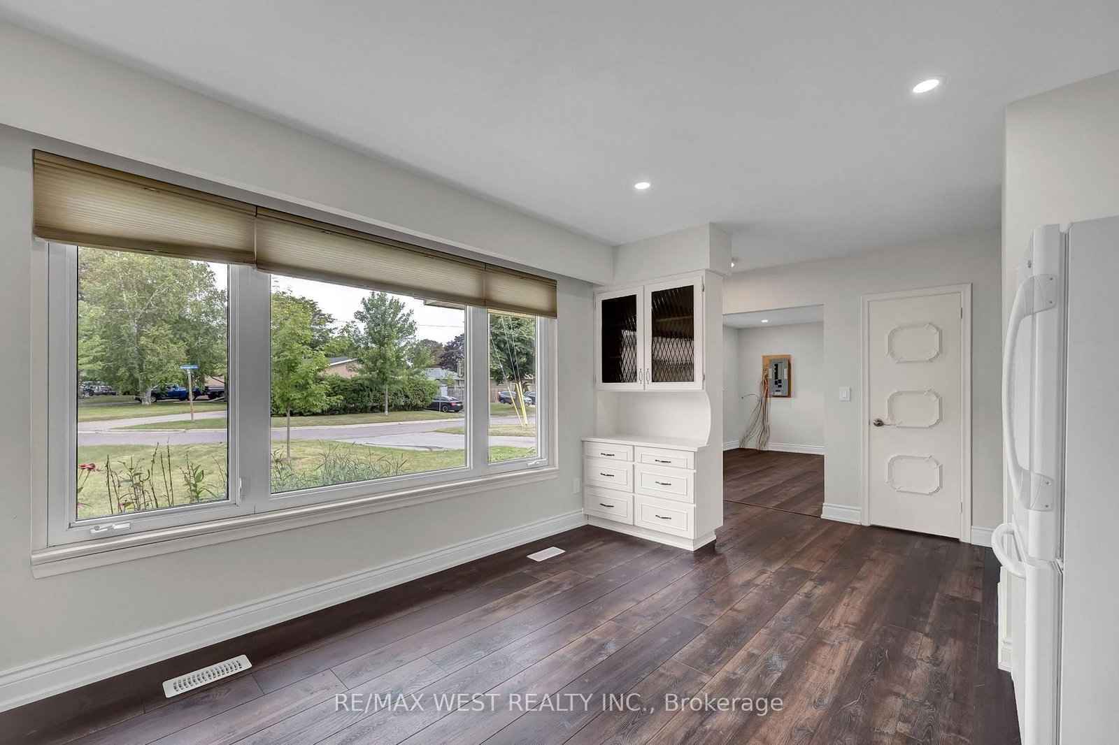Main-397 Brentwood Ave, Oshawa, view 10