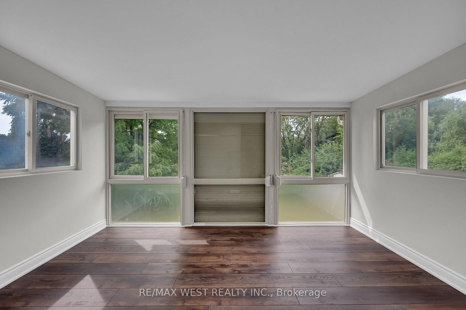 Main-397 Brentwood Ave, Oshawa, view 13