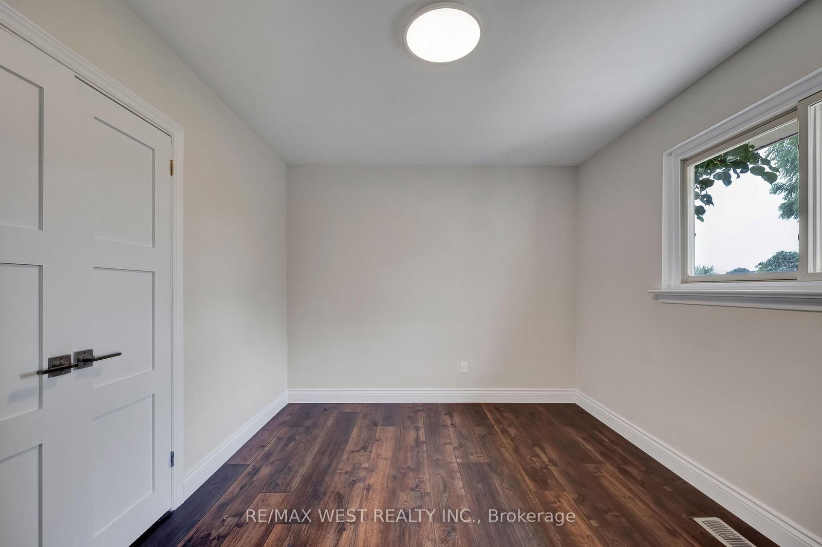 Main-397 Brentwood Ave, Oshawa, view 18