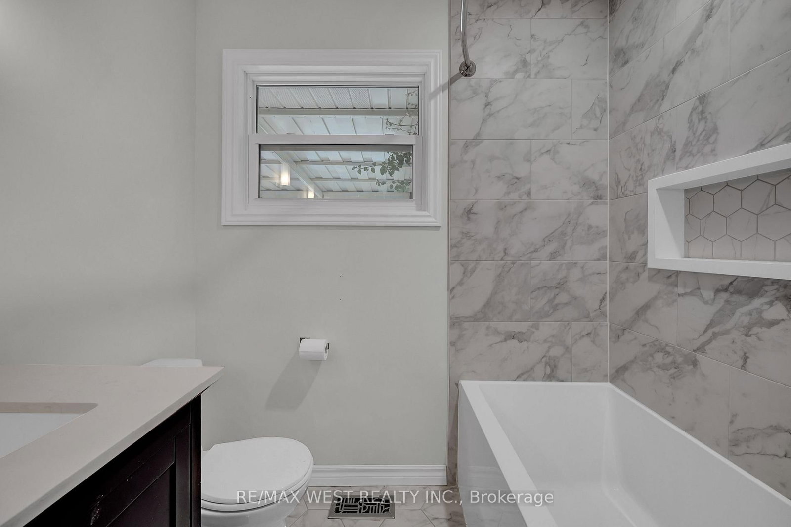 Main-397 Brentwood Ave, Oshawa, view 25