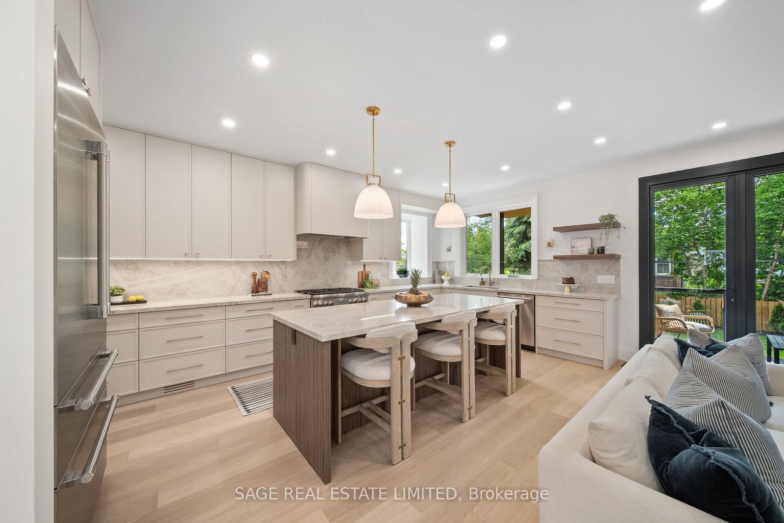 116 Lee Avenue • Toronto, ON photo 11