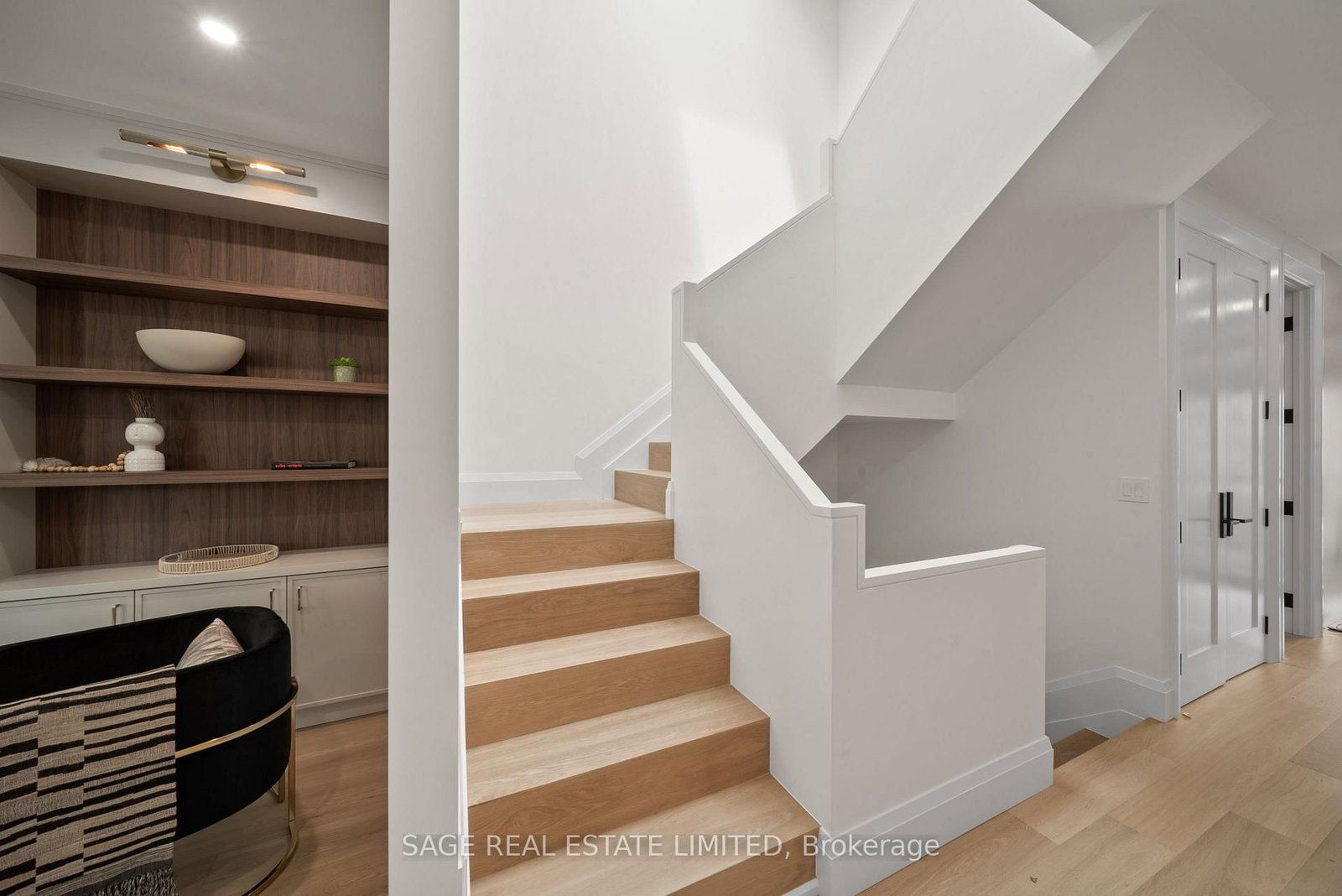 116 Lee Avenue • Toronto, ON photo 16