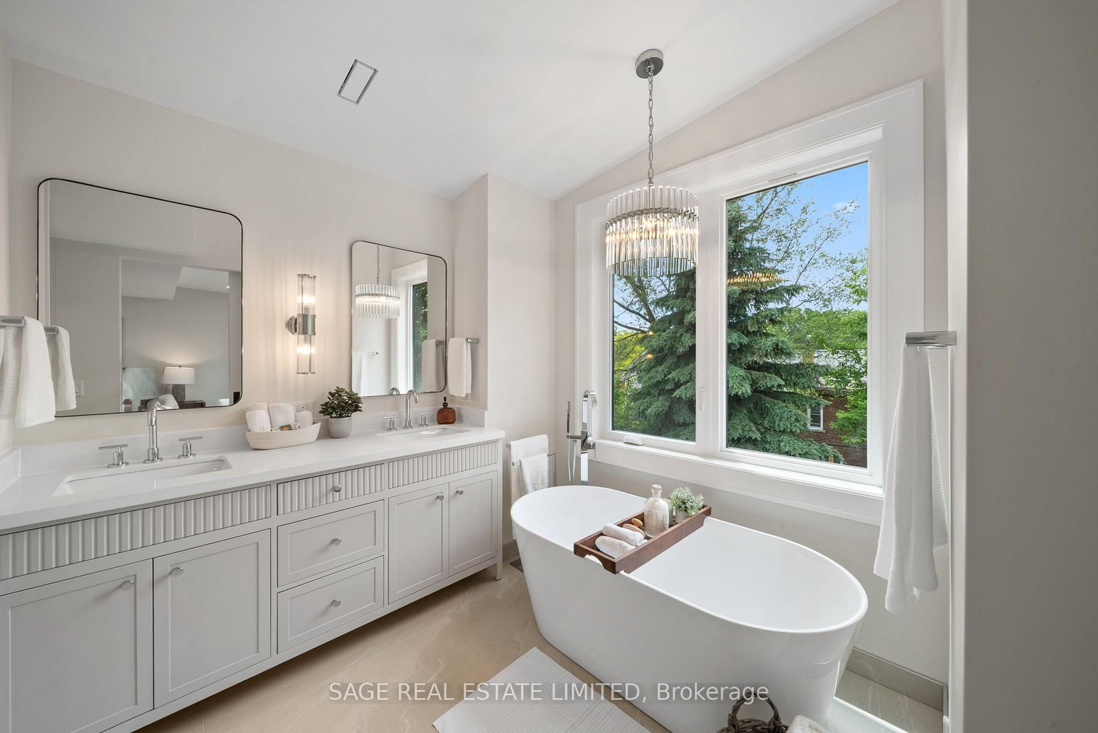 116 Lee Avenue • Toronto, ON photo 23