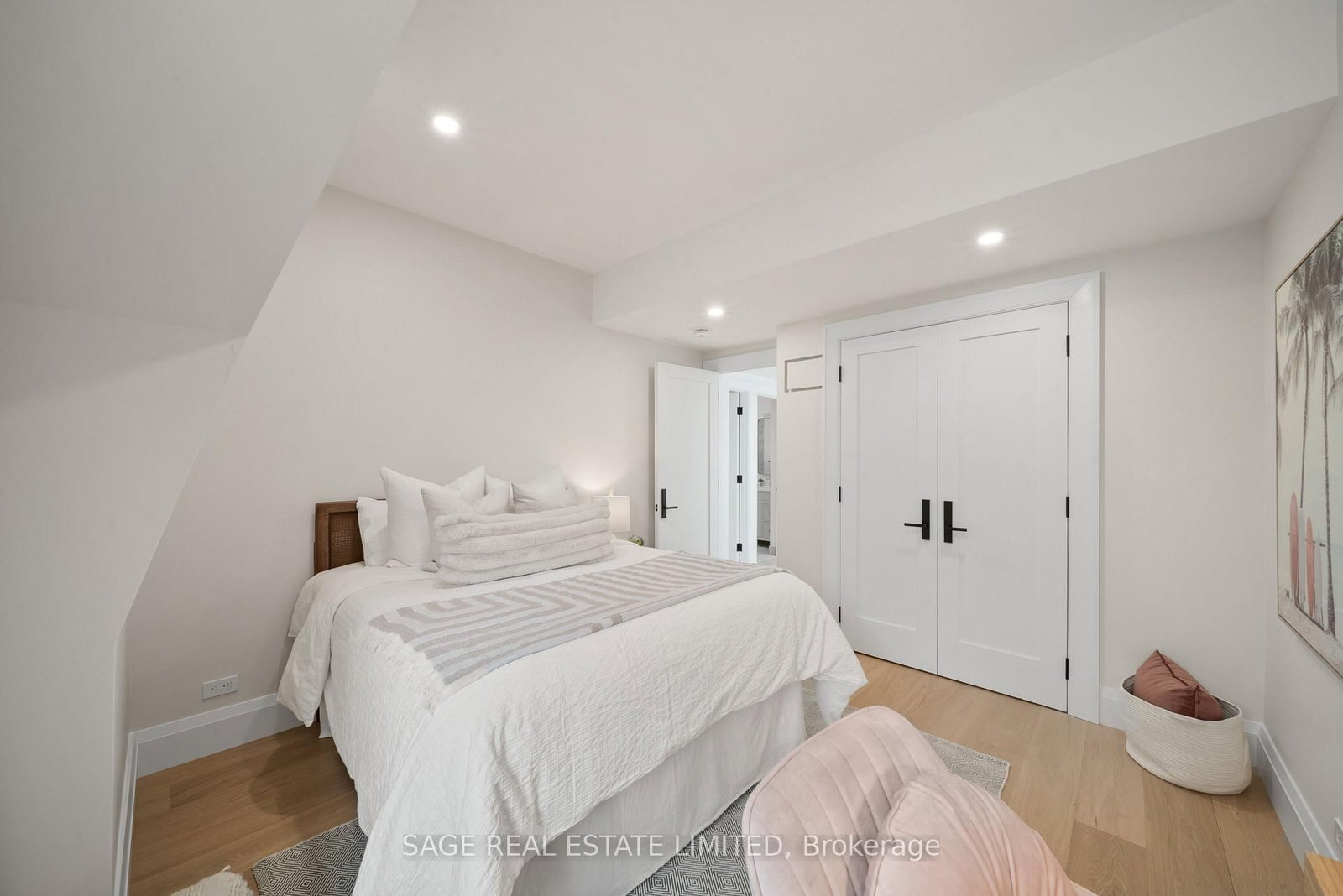 116 Lee Avenue • Toronto, ON photo 26