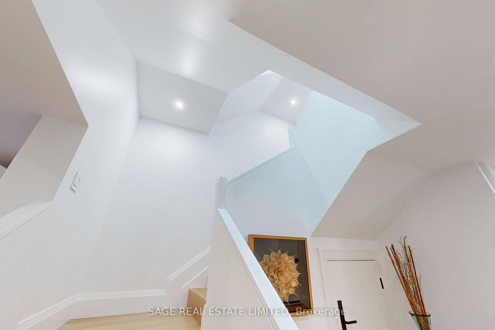 116 Lee Avenue • Toronto, ON photo 31