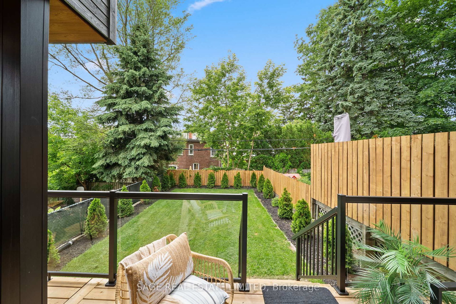 116 Lee Avenue • Toronto, ON photo 43