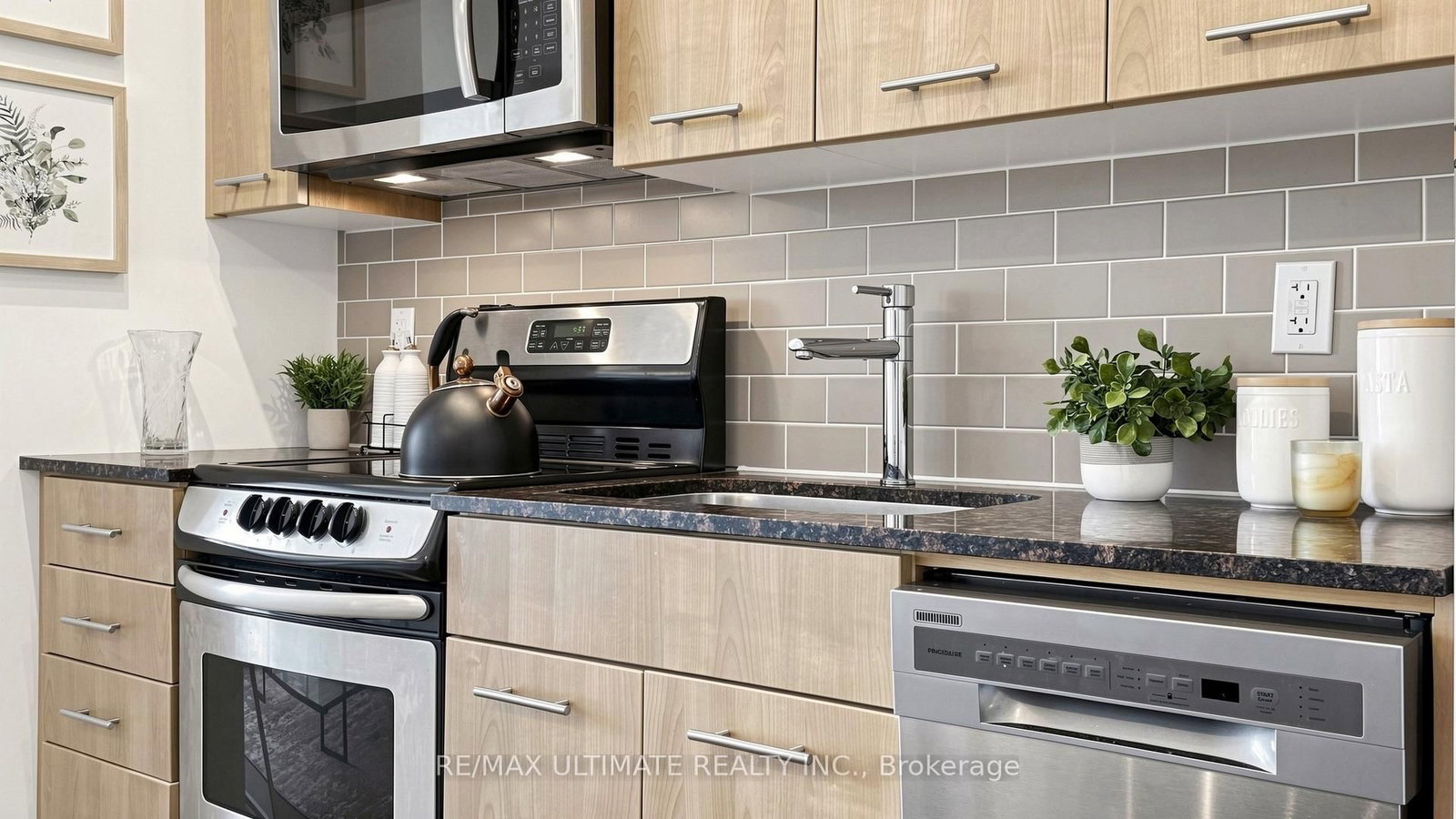 2055 Danforth Avenue • #404 • Toronto, ON photo 26
