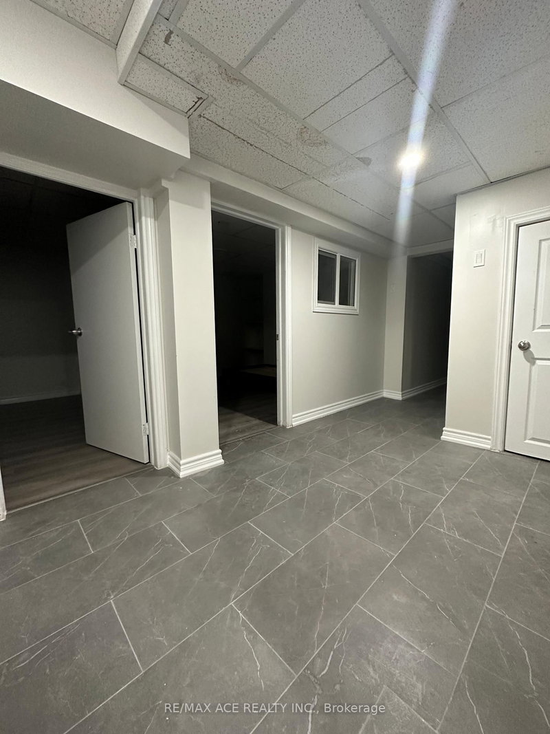 Bsmt - 23 Gemshaw Crescent