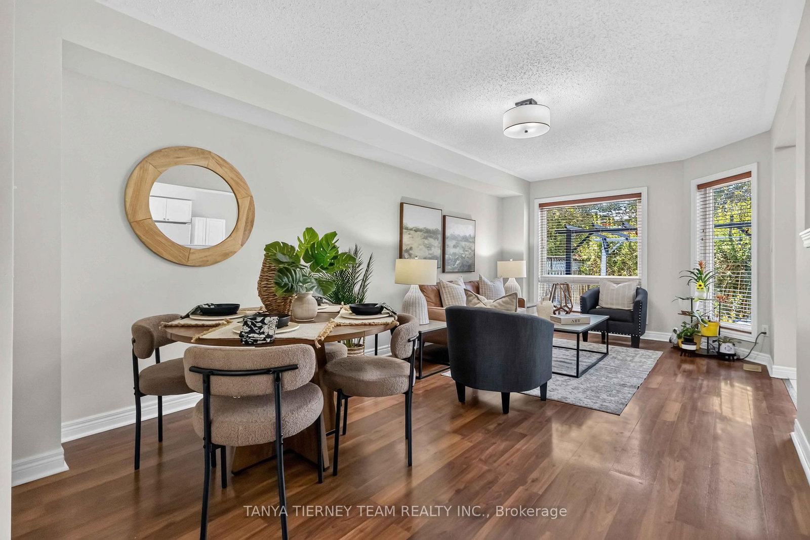 22 Sinden Drive • Whitby, ON photo 8