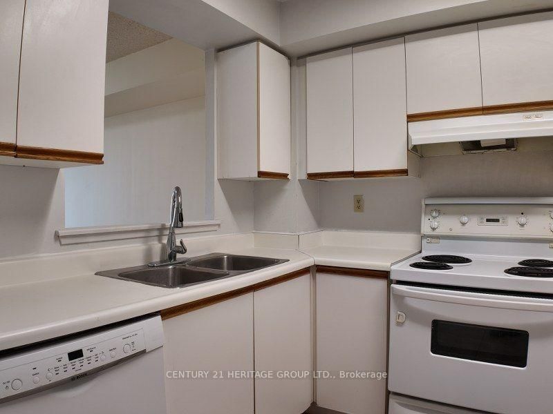 400 McLevin Avenue • #1412 • Toronto, ON photo 6