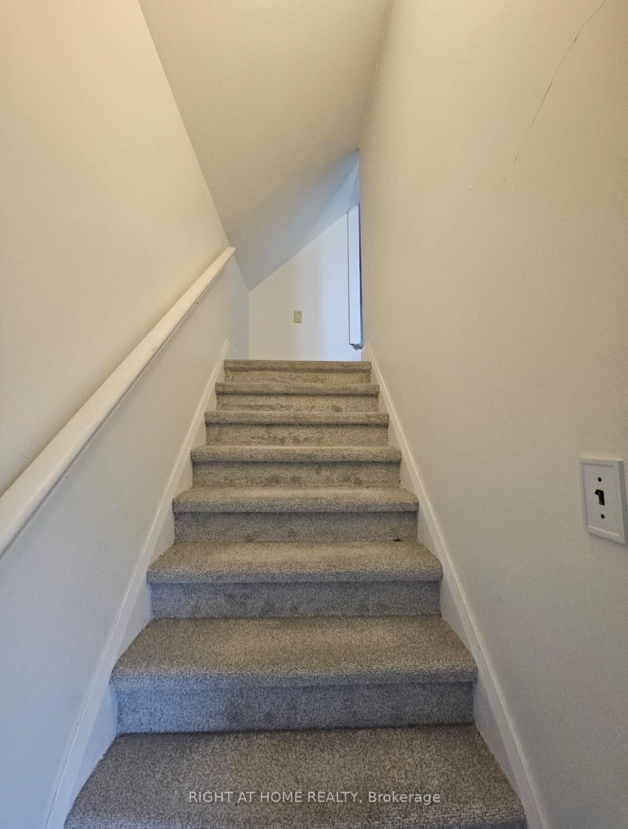 62 Harold St, Oshawa, view 13