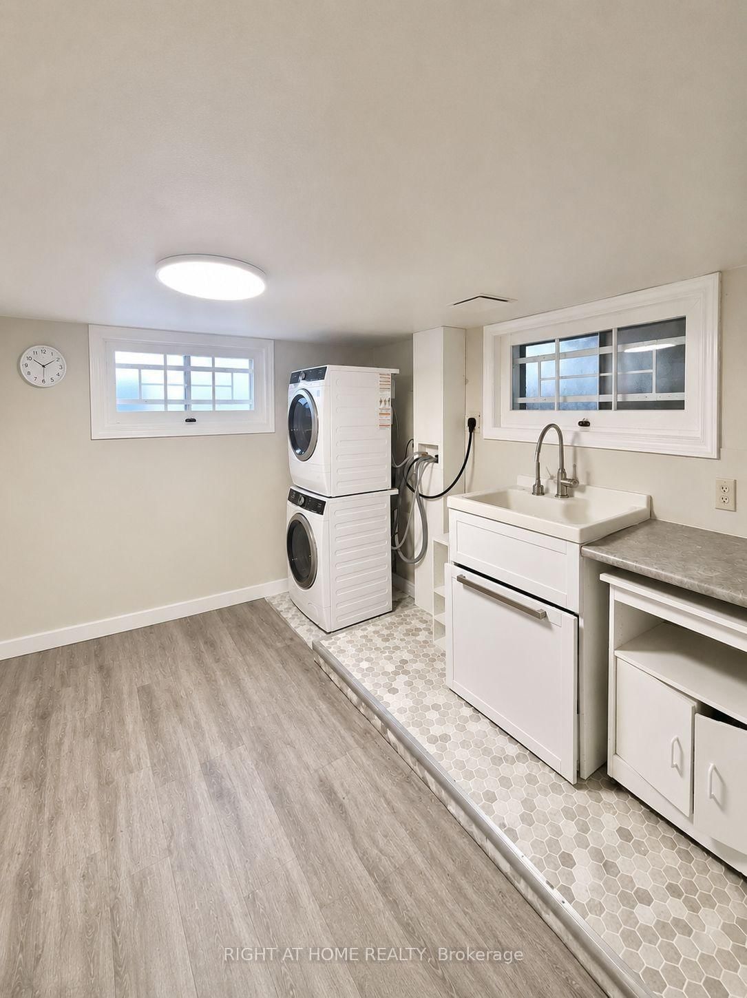 62 Harold St, Oshawa, view 17